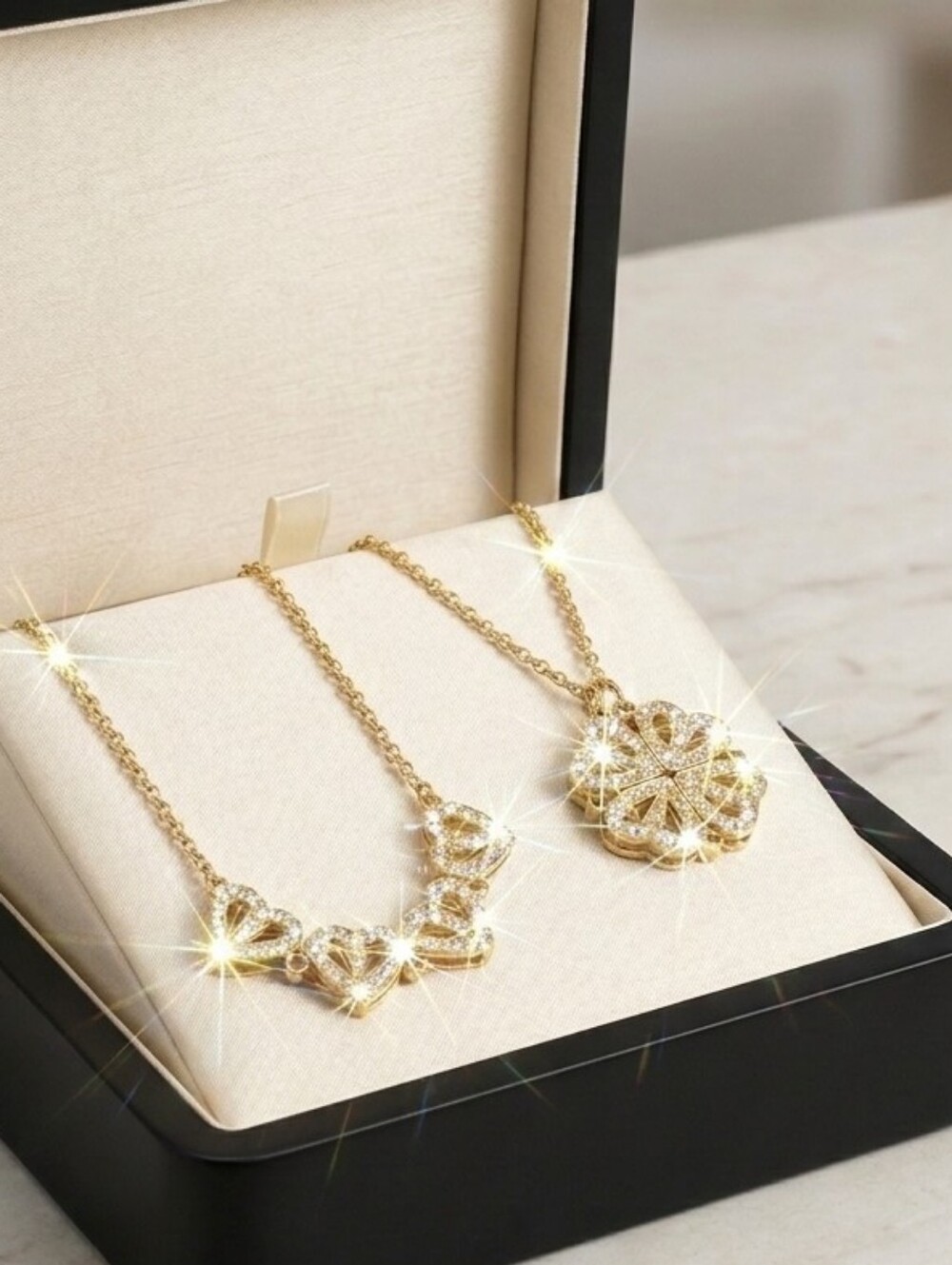 Elegant Heart and Clover Pendant Necklace